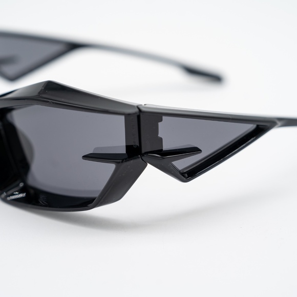 Givenchy Eyewear Giv Cut Shield Sunglasses GV40049U Black Unisex - Picture 6 of 10